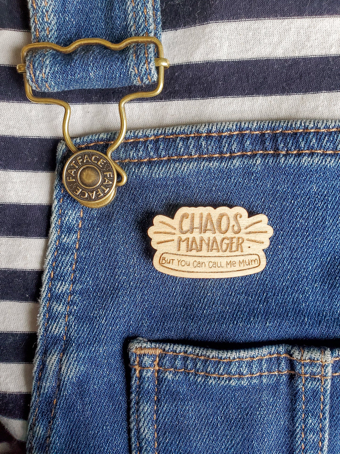 Wooden badge pin brooch with a personalised card | Mother's Day Card | Gift for Mum | Bespoke Eco Friendly present for mum